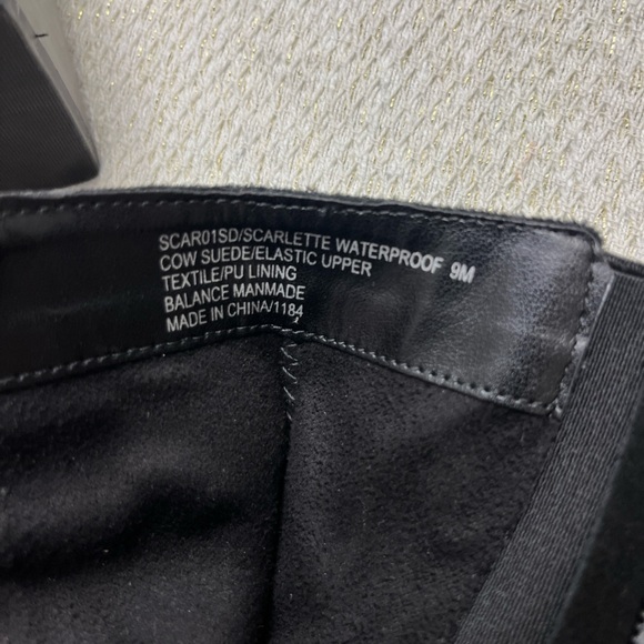 Blondo Scarlette Waterproof Suede Bootie Size 9 Black Preppy Block Heel NWOB - Picture 9 of 16